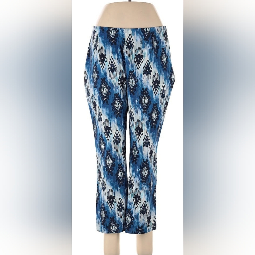 CHICOS diamond ikat Blue and White geometric cropped pull on capris size 1.5
